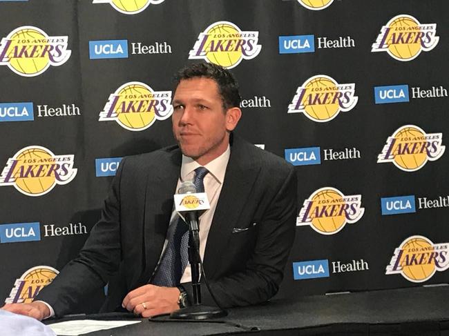 赛前英格兰国家队队长鼓劲：NBA常规赛节点到来，更衣室稳定，数据层面出现新趋势的简单介绍-nine games